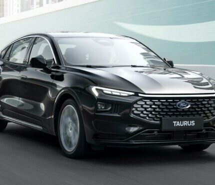 فورد تورس سيدان