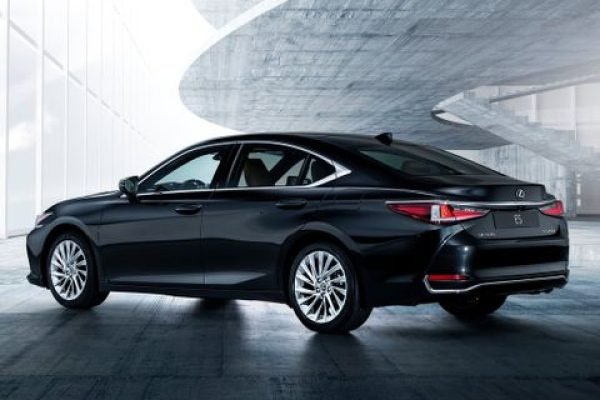 لكسس من الخلف